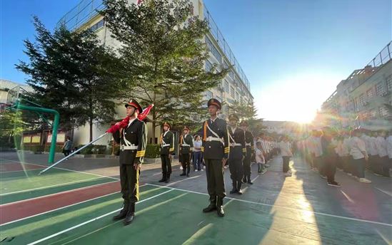 学党史感恩党，做自豪的中国人 ——南宁市东盟黄冈中学举行党史学习教育及爱国主义教育主题活动